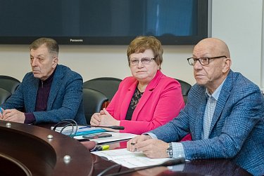 Новый год без фейерверков, но с подарками